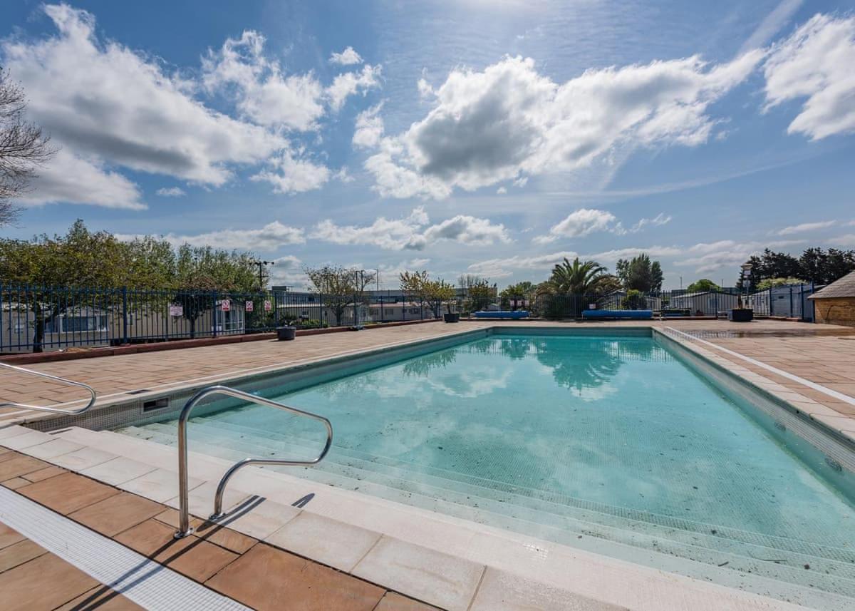Riverside Caravan Holiday Park Bognor Regis Exteriér fotografie